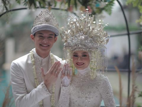 dinda hauw dan rey mbayang resmi menikah
