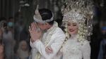 Dinda Hauw dan Rey Mbayang Resmi Nikah, Ini Fotonya