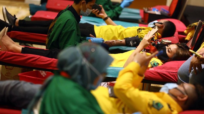 Donor Darah di Tengah Pandemi PP AMPG bekerjasama dengan PMI melakukan donor darah sebagai bentruk keperdulian PP AMPG terhadap menipisnya stok darah saat pandemi