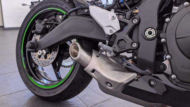 Spesifikasi Lengkap Kawasaki Ninja ZX-25R: Harga, Fitur, dan Varian