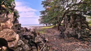 Foto: Gerbang Menuju Kerajaan Laut Selatan