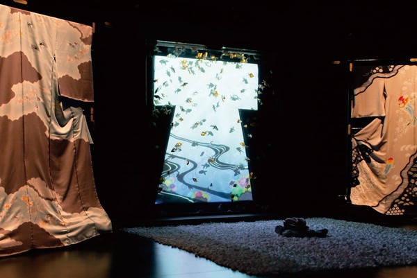 Instalasi itu dipamerkan di Art Aquarium, Nihonbashi, Tokyo. Pameran ini akan dipermanenkan mulai Agustus mendatang. (Foto: dok. Art Aquarium Japan) Instalasi itu dipamerkan di Art Aquarium, Nihonbashi, Tokyo. Pameran ini akan dipermanenkan mulai Agustus mendatang. (Foto: dok. Art Aquarium Japan)