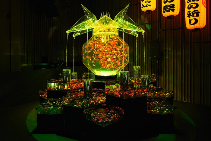 Lihat 30 Ribu Ikan Mas Koki Berenang di Art Aquarium Tokyo