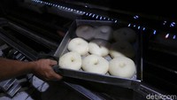 Roti siap dimasukan ke dalam oven.