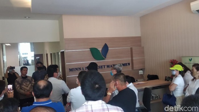 Nasabah geruduk kantor Minna Padi di Bandung