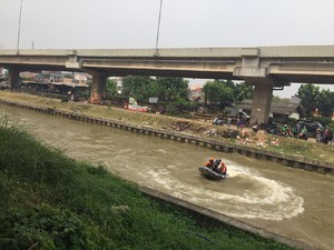 6 Jam Pencarian, Anak Korban Mobil Nyemplung di Kalimalang Ditemukan Tewas