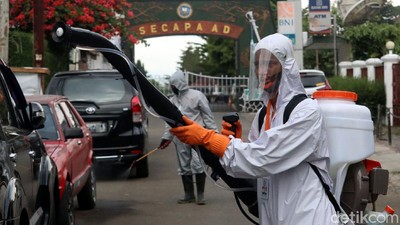 Operasi Disinfeksi Corona Sasar Pemukiman Secapa AD di Bandung