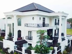 8 Rumah Artis Dipotret dengan Drone, Punya Prilly Latuconsina Termegah