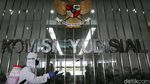 Sekjen KY Positif Corona, Seisi Gedung Disemprot Disinfektan