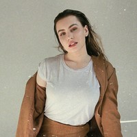 Darah seni sebenarnya mengalir di diri Sophie Simmons. Saat berusia 20 tahun, dia mengikuti acara The X Factor. Foto: Instagram/@sophietsimmons