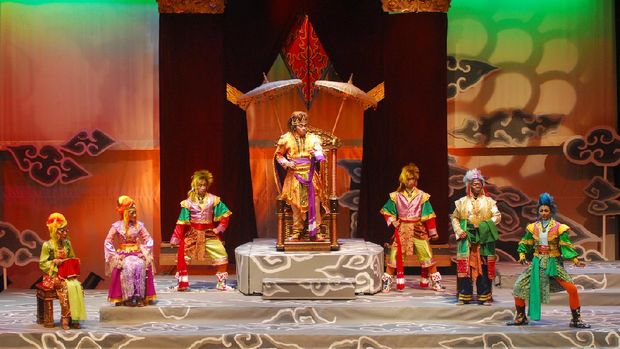 Teater Koma Pentaskan Republik Petruk