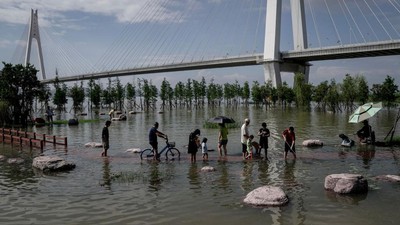 Setelah Corona, Kini Wuhan Diterjang Banjir