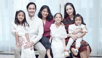 Aldi Bragi dan Ririn Dwi Ariyanti kini dikaruniai empat orang anak. Foto: Instagram/aldi4bragi