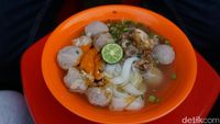 5 Bakso Unik Di Indonesia, Pakai Kuah Comberan Hingga Seberat 20 Kg