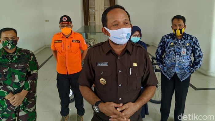 Bupati Ponorogo Ipong Muchlissoni