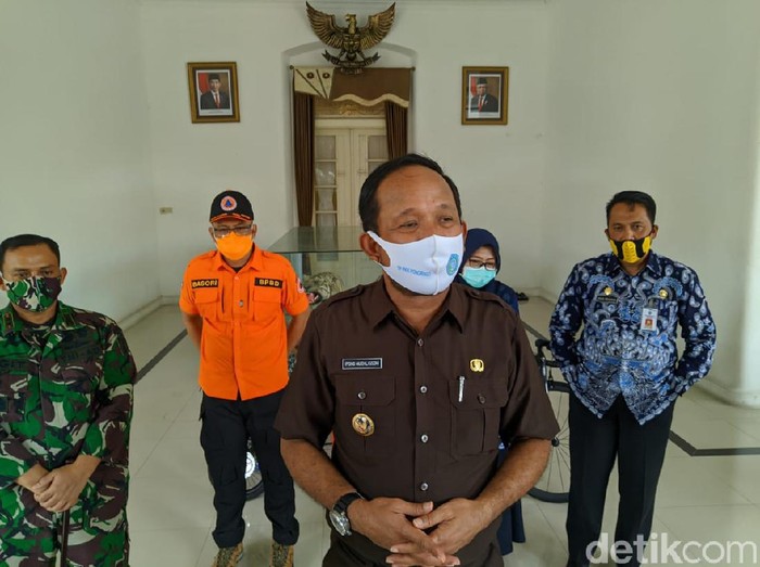Bupati Ponorogo Ipong Muchlissoni