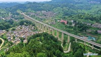 Jalur ini menghubungkan Kota Liupanshui dengan jaringan kereta cepat lainnya. Foto: Dok. Xinhua/Liu Xu