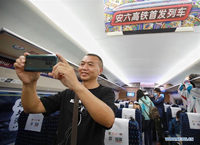 Di Tengah Pandemi, China Operasikan Jalur Kereta Cepat Baru
