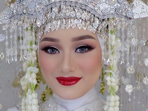 Dinda Hauw Dinikahi Rey Mbayang, Ini Rahasia Makeupnya yang Bikin Pangling
