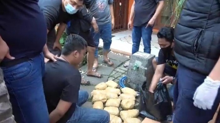 Dua Kurir Sabu Ditangkap di Bintaro