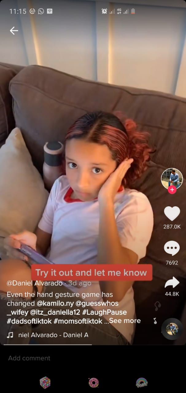 Gestur Angkat Telepon Gestur Angkat Telepon