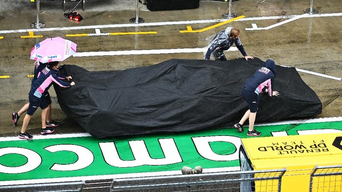 SPIELBERG, AUSTRIA - JULY 11: The Racing Point team work in the Pitlane during final practice for the Formula One Grand Prix of Styria at Red Bull Ring on July 11, 2020 in Spielberg, Austria. (Photo by Joe Klamar/Pool via Getty Images)