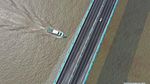 Jembatan Kabel Terpanjang di Dunia 11 Km Dibuka di China
