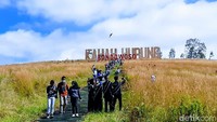 Protokol kesehatan tetap diterapkan bagi setiap wisatawan. Setiap pengunjung diwajibkan menggunakan masker, serta ada pembatasan jumlah pengunjung, cuma 50 persen dari jumlah rata-rata per hari. (Chuk Shatu Widarsha/detikcom)