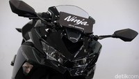 Kawasaki berencana melakukan pengiriman perdana Ninja ZX-25R ke seluruh Indonesia pada Agustus mendatang. Pihak Kawasaki juga membuka pre order pada 11-12 Juli 2020, dengan booking fee Rp 5 juta.
