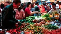 Emaknya siapa nih? Kalau nawar barang di pasar ngebanting banget. Kalau nggak dikasih, pasti pura-pura pergi biar dipanggil lagi. Foto: istimewa