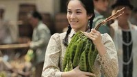 Begini jadinya kalau Chelsea Islan bawa pete. Meskipun menenteng pete tapi paras cantiknya tetap terlihat. Jangan gagal fokus ya.  Foto: istimewa