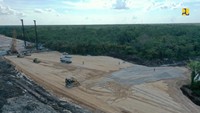 Menteri PUPR Basuki Hadimuljono mengatakan pembangunan tol ini diharapkan dapat meningkatkan perekonomian khususnya pertanian, industri dan pariwisata. “Kehadiran jalan tol ini diharapkan dapat menjadi salah satu solusi mengatasi kepadatan lalu lintas terutama arus komoditas,” ujar Basuki dikutip dari keterangan tertulis Kementerian PUPR, Sabtu (11/7/2020).Foto: Dok. Kementerian PUPR
