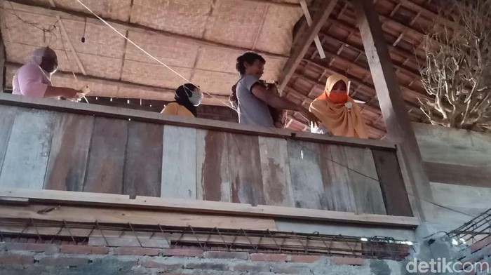rumah giman di ngawi yang di[indah sendiri dalam semalam