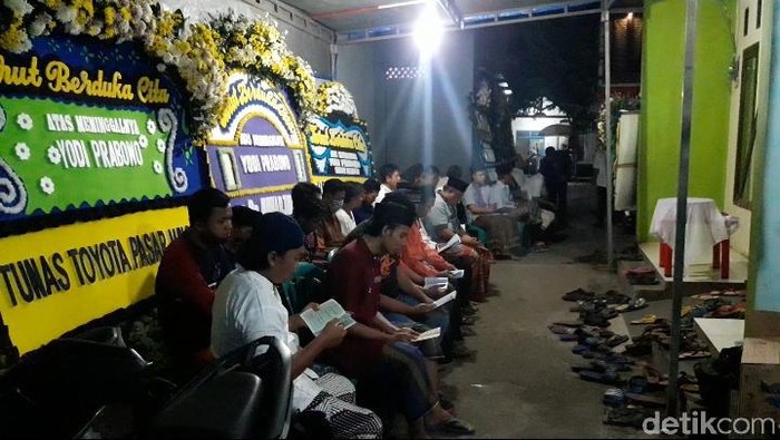 Tahlilan di rumah duka editor Metro TV Yodi Prabowo.