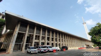 Memang masjid ini belum dibuka untuk umum. Tampak renovasi hampir selesai (Fitraya Ramadhanny/detikcom)