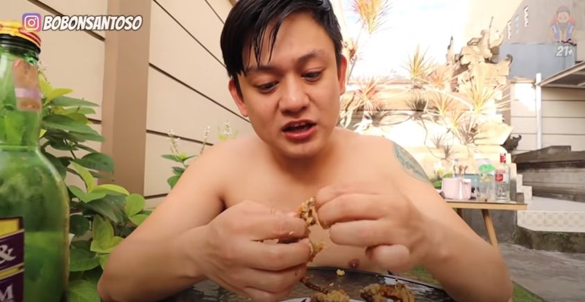 YouTuber Indonesia mukbang kelelawar
