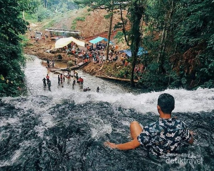 Air terjun atau jantur Dora Kutai Barat