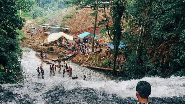 Air terjun atau jantur Dora Kutai Barat Air terjun atau jantur Dora Kutai Barat