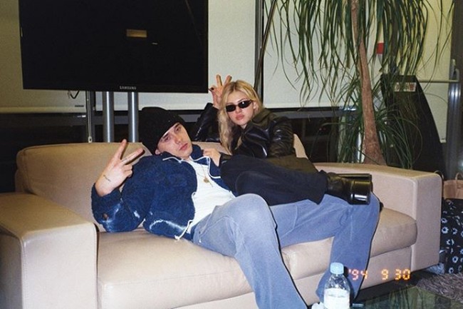 Sejak usia 13 tahun, Nicola Peltz sudah terjun di dunia akting. Tunangan Brooklyn Beckham ini aktif berakting di teater dan ikut sekolah teater. Foto: Dok. Instagram