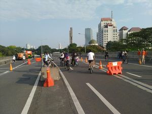 Ada Masyarakat Datang ke CFD JLNT Antasari Jaksel Abaikan Protokol COVID