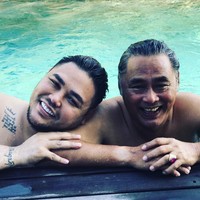 Keakraban antara almarhum Bambang Gunawan dan putranya, Ivan Gunawan, terlihat di akun Instagram-nya, @bam_fasdip. Ia kerap mem-posting foto dirinya bersama Ivan. (Foto: Instagram/@bam_fasdip)
