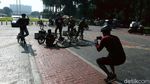 Gaya Warga Bersepeda Sambil Instastory