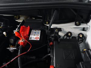Arus Listrik Mobil Sering Tidak Stabil? Bisa Jadi Ini Penyebabnya