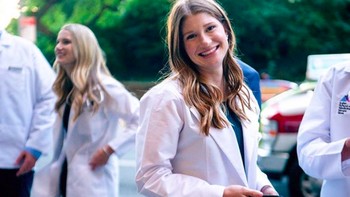 Setelah lulus dari Stanford di 2018, ia sekarang kuliah medis di Icahn School of Medicine di New York. Saya pikir ini adalah tentang menggunakan kesempatan itu dan belajar dari mereka untuk menemukan sesuatu yang menjadi passion saya dan harapannya membuat dunia menjadi tempat yang sedikit lebih baik, tutur dia. Foto: Instagram