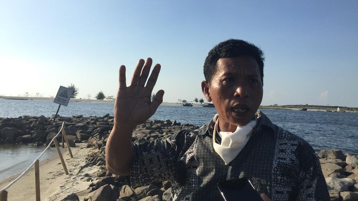Ketua Forum Komunikasi Nelayan Jakarta, Tahir.