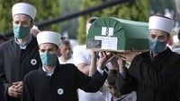 Jasad mereka dimasukkan dalam kuburan massal dan kemudian digali oleh investigator PBB dan menjadi bukti dalam pengadilan kejahatan perang terhadap para pemimpin Serbia Bosnia.