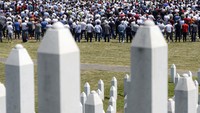 Acara yang biasa dihadiri puluhan ribu orang itu kini hanya diikuti beberapa ribu yang datang setelah penyelenggara melarang kunjungan massal selama pandemi COVID-19.