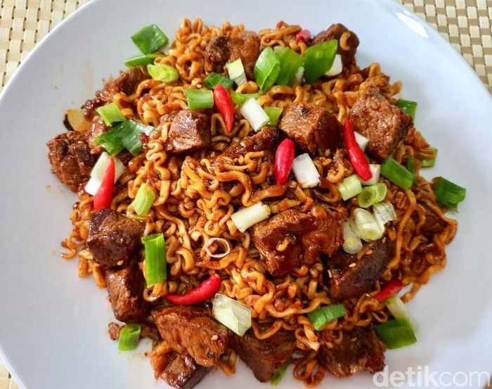 Dear Dinda Hauw, Ini 5 Resep Mie Instan yang Enak Buat 