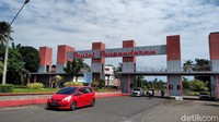 Suasana objek wisata pantai Pangandaran mulai menggeliat. Ramainya wisatawan terlihat setelah pemerintah kabupaten Pangandaran mencabut kebijakan wajib rapid test.
