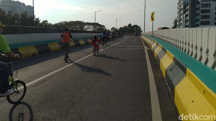 Penampakan anak-anak di JLNT Antasari (Sachril Agustin Berutu/detikcom)